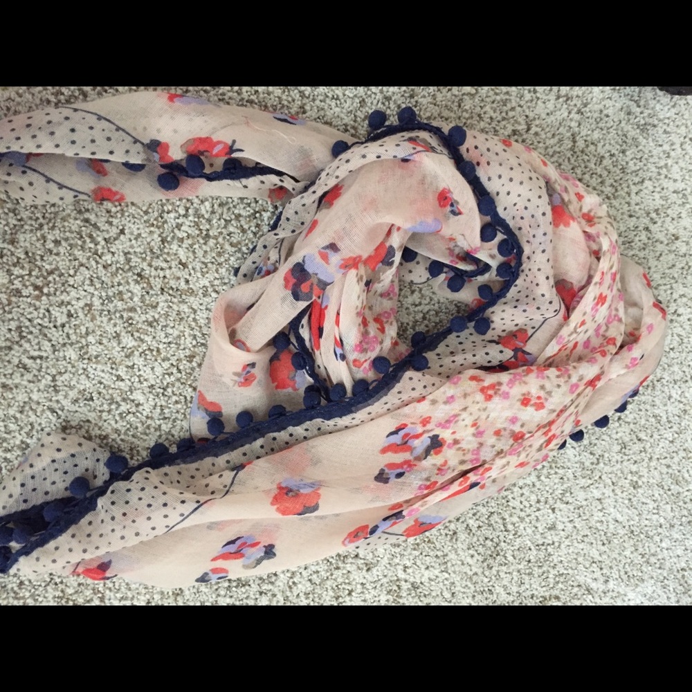 🌷3/$20 Coral and navy sheer scarf🌷